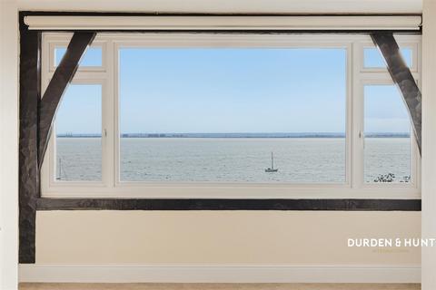 undefined, Grand Parade, Leigh-On-Sea SS9