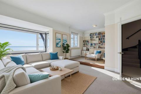 undefined, Grand Parade, Leigh-On-Sea SS9