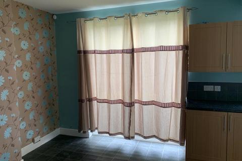 3 bedroom semi-detached house to rent, Three Bedroom Semi Detached on Somerset Avenue
