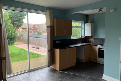 3 bedroom semi-detached house to rent, Three Bedroom Semi Detached on Somerset Avenue