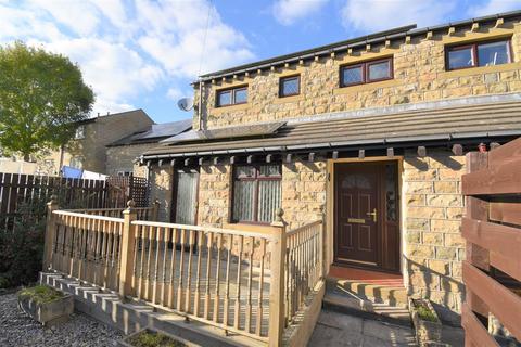 2 bedroom house to rent, Heathfield Mews, Huddersfield HD7