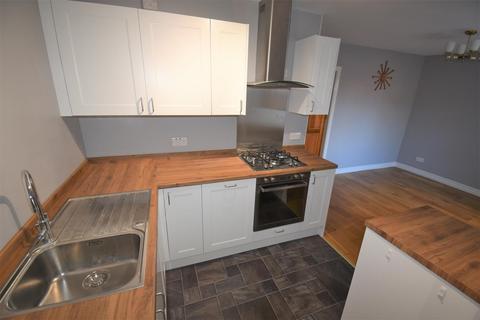 2 bedroom house to rent, Heathfield Mews, Huddersfield HD7