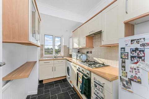 2 bedroom flat for sale, Malford Court, The Drive, South Woodford