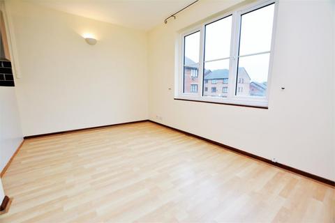 1 bedroom duplex for sale, Lowry Crescent, Mitcham, CR4