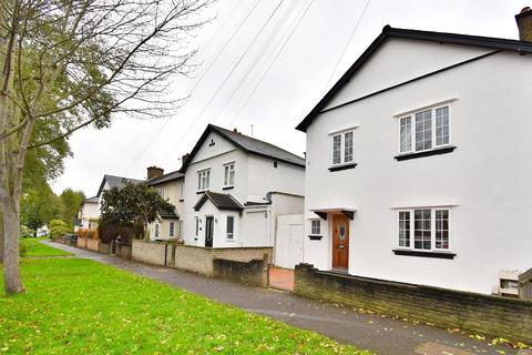 3 bedroom end of terrace house to rent, Hale End Road, Woodford Green, Essex. IG8 9NB