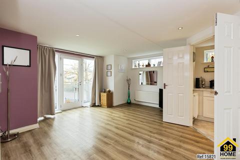 2 bedroom apartment for sale, Tibbett Court, Cheltenham, Glos, GL51