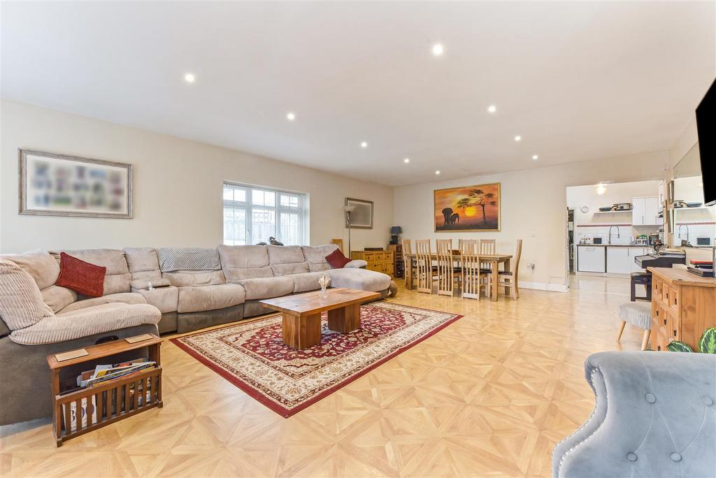 Sitting/Dining Room