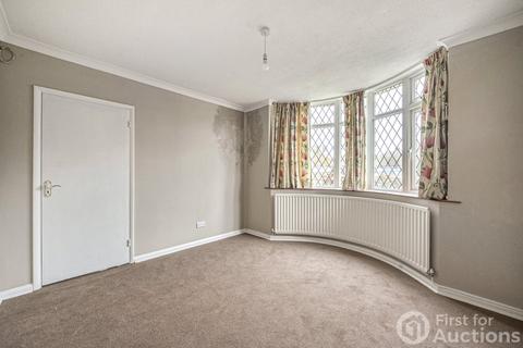 3 bedroom detached house for sale, Hillcrest Avenue, Chertsey, KT16