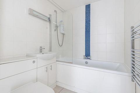 1 bedroom maisonette to rent, Lindley Road, Walton-on-Thames KT12