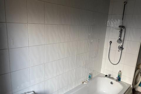 1 bedroom flat to rent, Greenfield Street, Alloa, Clackmannanshire, FK10
