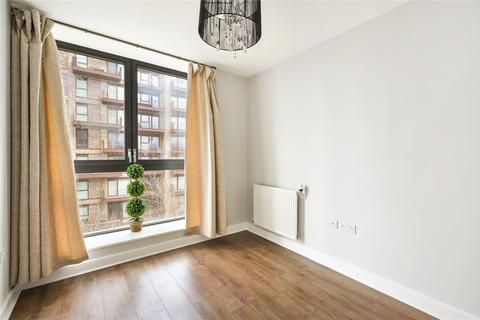 2 bedroom apartment to rent, Agnes George Walk, London, E16