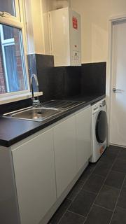 2 bedroom flat to rent, Rothbury Terrace, Newcastle upon Tyne NE6