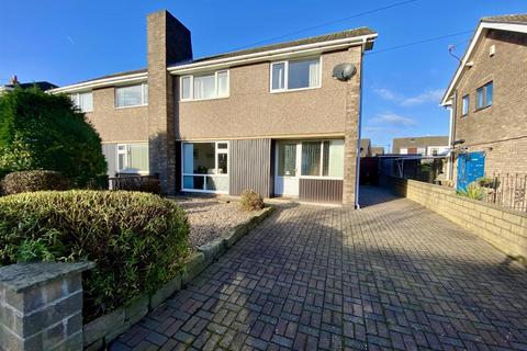 West Royd Avenue, Mirfield