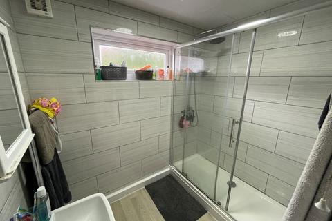 4 bedroom terraced house to rent, Leopold Road, Leicester