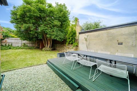 2 bedroom flat for sale, Gowlett Road, Peckham, London, SE15