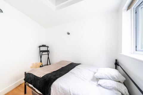 undefined, New Kings Road, Fulham, London, SW6