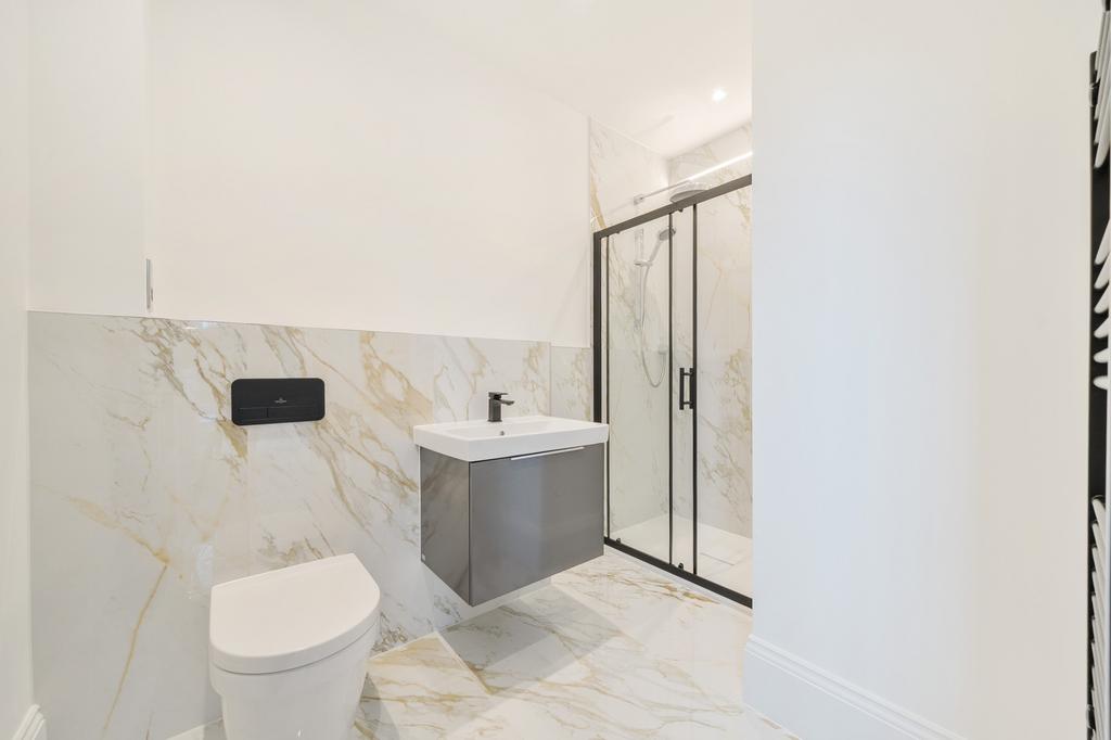 Bedroom 2 En-Suite