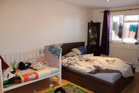 undefined, THE BROADWAY, THATCHAM RG19
