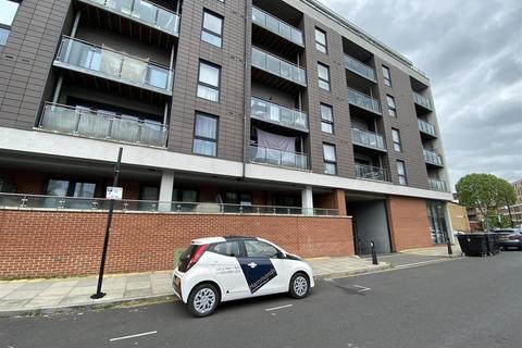 2 bedroom apartment to rent, Mostyn Grove, London