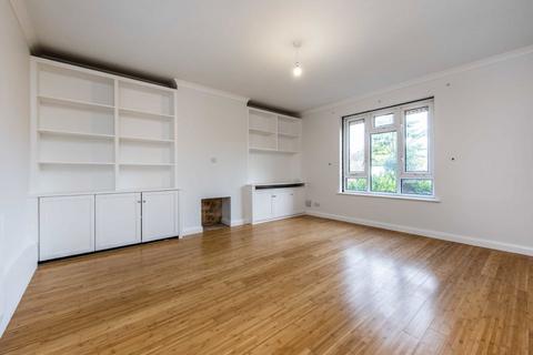 3 bedroom flat to rent, Ham Street, Richmond TW10