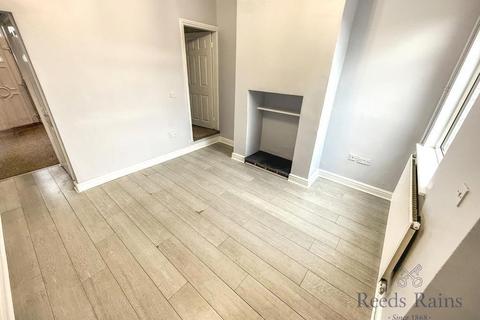 2 bedroom terraced house to rent, Minshall Street, Staffordshire ST4