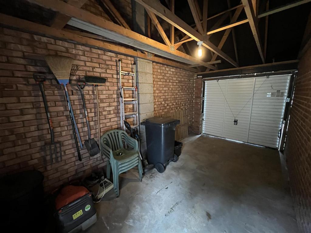 Garage.jpeg