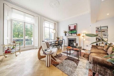 2 bedroom flat to rent, Pembridge Villas, London W11