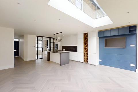 undefined, Oaklands Road, East Sheen, SW14
