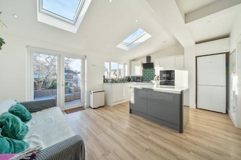 3 bedroom semi-detached house to rent, Manor Lane, London, SE12