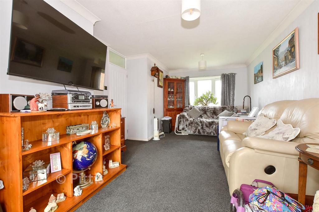 Lounge/ Dining Room