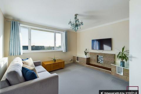 2 bedroom property to rent, Station Approach, South Ruislip, HA4