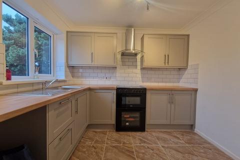2 bedroom end of terrace house to rent, 57 Mill Crescent, WS11