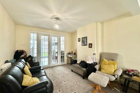 3 bedroom end of terrace house for sale, Glamis Crescent, Hayes, Middlesex, UB3 1QB