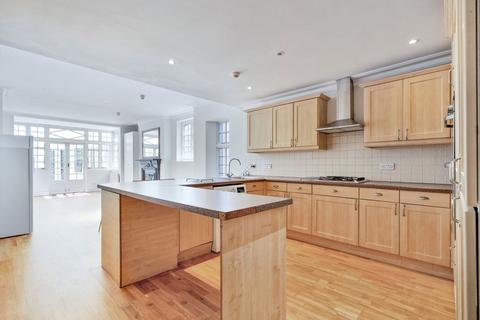 undefined, Queens Avenue, London N10