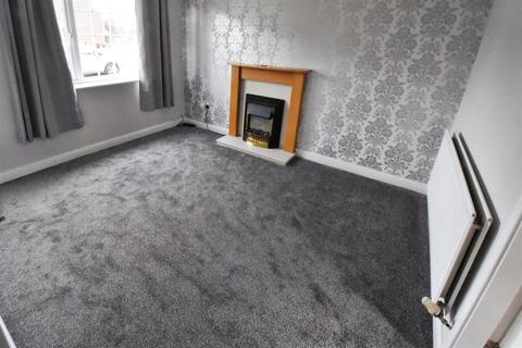 2 bedroom townhouse to rent, Oakway, Bradford BD11