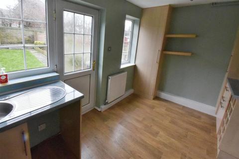 2 bedroom townhouse to rent, Oakway, Bradford BD11