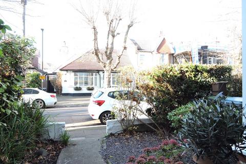 4 bedroom end of terrace house for sale, Bagshot Road, Bush Hill Park, Enfield, EN1