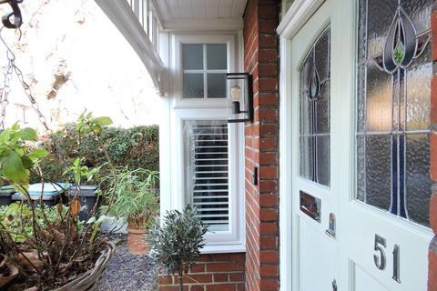 4 bedroom end of terrace house for sale, Bagshot Road, Bush Hill Park, Enfield, EN1