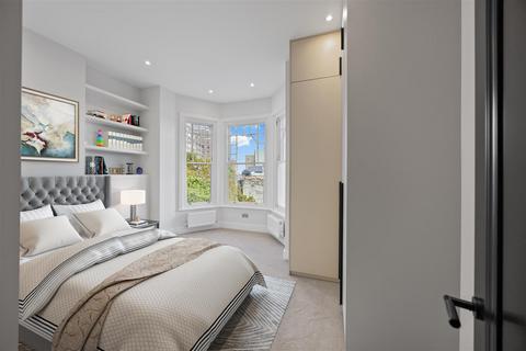 3 bedroom flat for sale, Gondar Gardens, West Hampstead NW6
