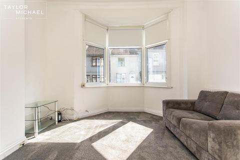 6 bedroom terraced house to rent, Viaduct Road, Brighton