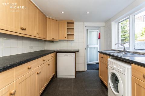 6 bedroom terraced house to rent, Viaduct Road, Brighton