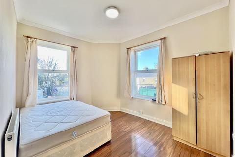 undefined, Hanworth Road, Hounslow TW3