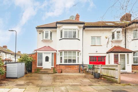 4 bedroom end of terrace house for sale, Wellmeadow Road, London W7