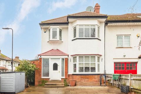 4 bedroom end of terrace house for sale, Wellmeadow Road, London W7