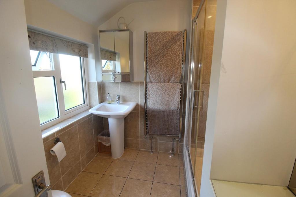 Ensuite.JPG