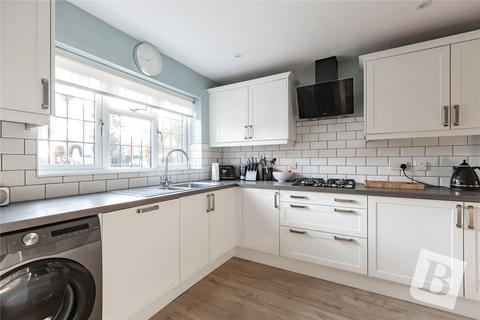 4 bedroom detached house for sale, Woodberry Road, Wickford, Essex, SS11