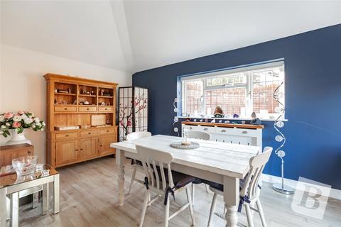 4 bedroom detached house for sale, Woodberry Road, Wickford, Essex, SS11