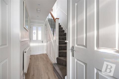 4 bedroom detached house for sale, Woodberry Road, Wickford, Essex, SS11