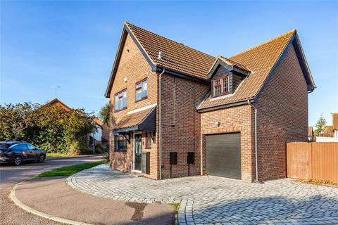 4 bedroom detached house for sale, Woodberry Road, Wickford, Essex, SS11
