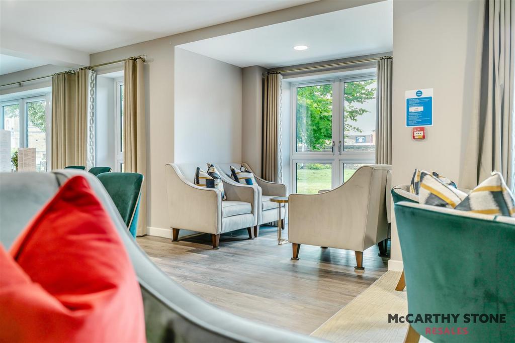 8607231-interior02.JPG